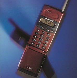 #ThrowbackThursday: Ericsson GF788 Flip Phone